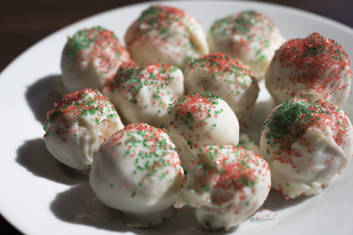 Biscuits de Noël sur une assiette