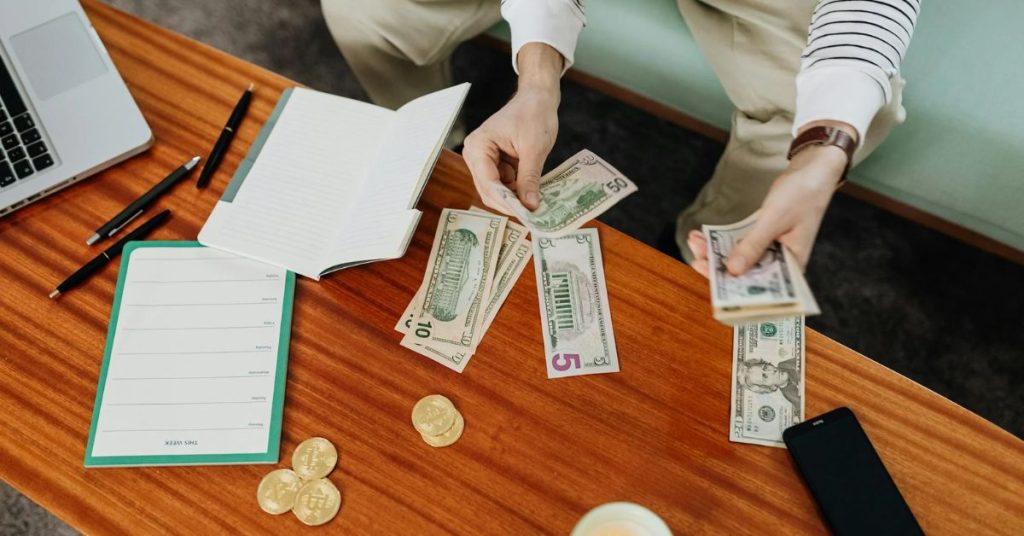 Le nouveau meilleur ami de votre argent: la méthode de budgétisation du 70/20/10