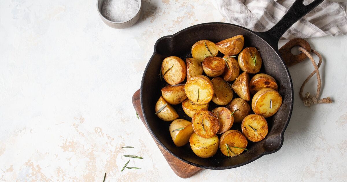 Les pommes de terre rôties seront plus croustillantes avec 1 ingrédient supplémentaire qui donne une « amélioration instantanée »