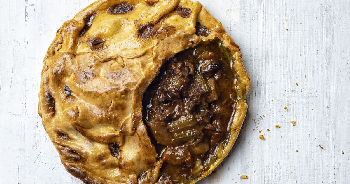 La tarte au steak d'Angela Harnett sera onctueuse et riche en ajoutant 1 aliment de base du réfrigérateur au mélange