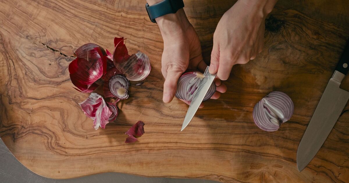 Vous coupez mal les oignons – la méthode « correcte » signifie qu'il n'y aura pas de larmes