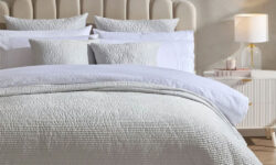 Le couvre-lit « luxueux » donne une ambiance similaire à la couette White Company à 230 € mais coûte 186 € moins cher