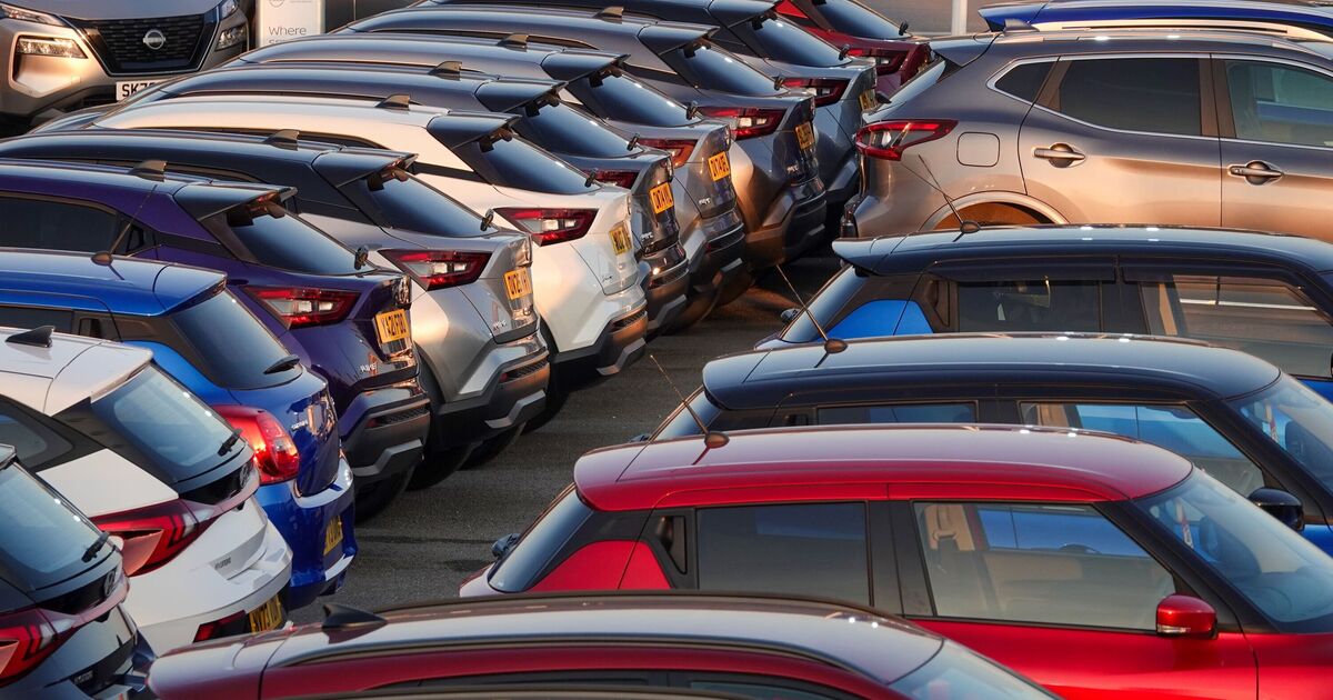 Un expert explique le « point idéal » pour acheter des voitures d'occasion alors que les prix baissent