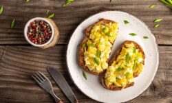 Les œufs brouillés seront les plus « crémeux » jamais créés en ajoutant un élément de base surprenant au placard.