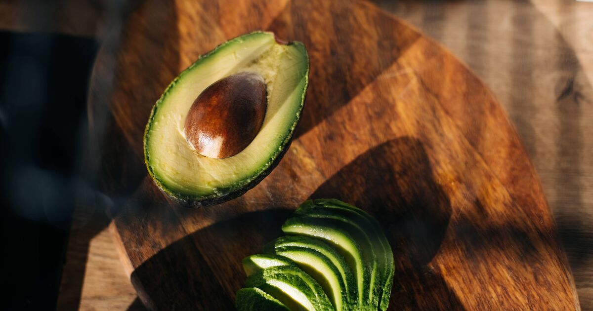 Empêchez les avocats de brunir en les conservant avec 1 autre légume