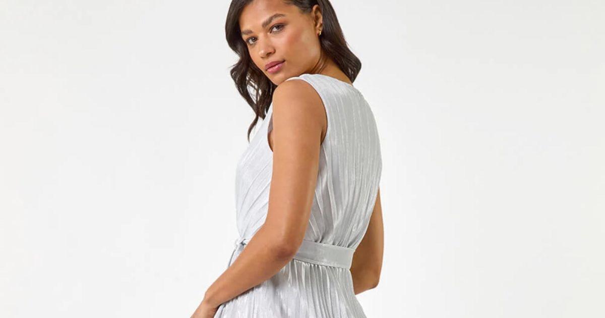 La «belle» robe à 50 £ est parfaite pour un mariage de printemps et ressemble à une alternative à 169 £