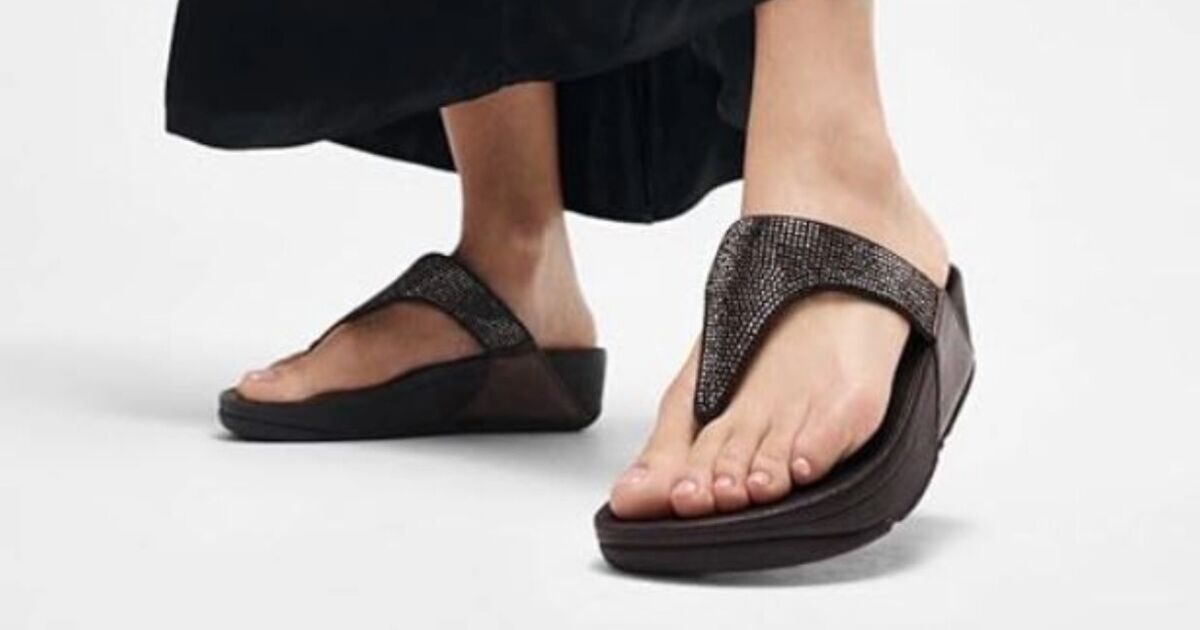 Les sandales FitFlop à 80 £ approuvées par les podologues sont désormais à 49 £, si « confortables » que les acheteurs en obtiennent deux