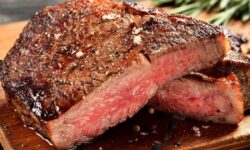 Le steak sera beau et cuit uniformément à chaque fois si vous faites 1 étape avant la cuisson