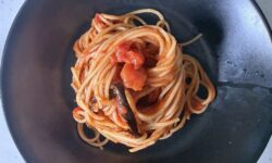 J&rsquo;ai rendu la sauce pour pâtes plus savoureuse en ajoutant 1 ingrédient inhabituel que le chef ne jure que par