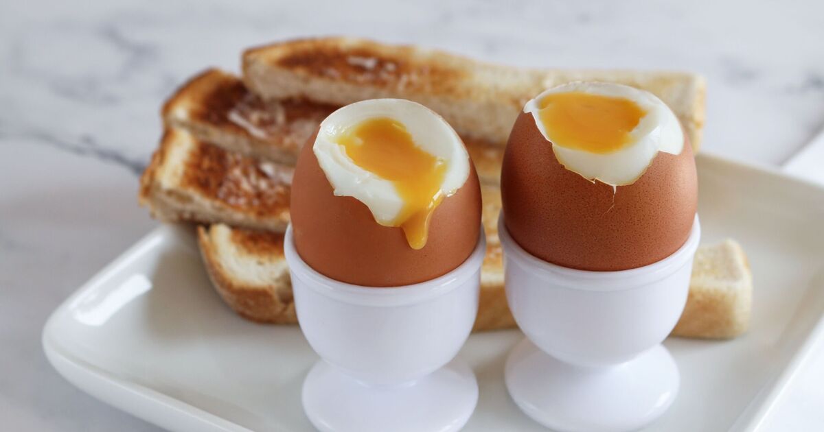 Les œufs à la coque coulent à chaque fois si vous utilisez la méthode simple du chef en « 6 minutes »