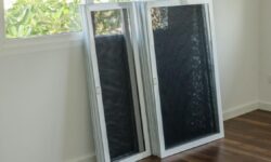 Pas de perçage, pas de construction : la moustiquaire magnétique amovible, facile à installer et qui empêche les insectes d&rsquo;entrer dans votre maison cet été