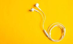 Les écouteurs filaires reviennent à la mode : les meilleurs modèles de Sennheiser, Sony et Audio Technica en promotion cet été