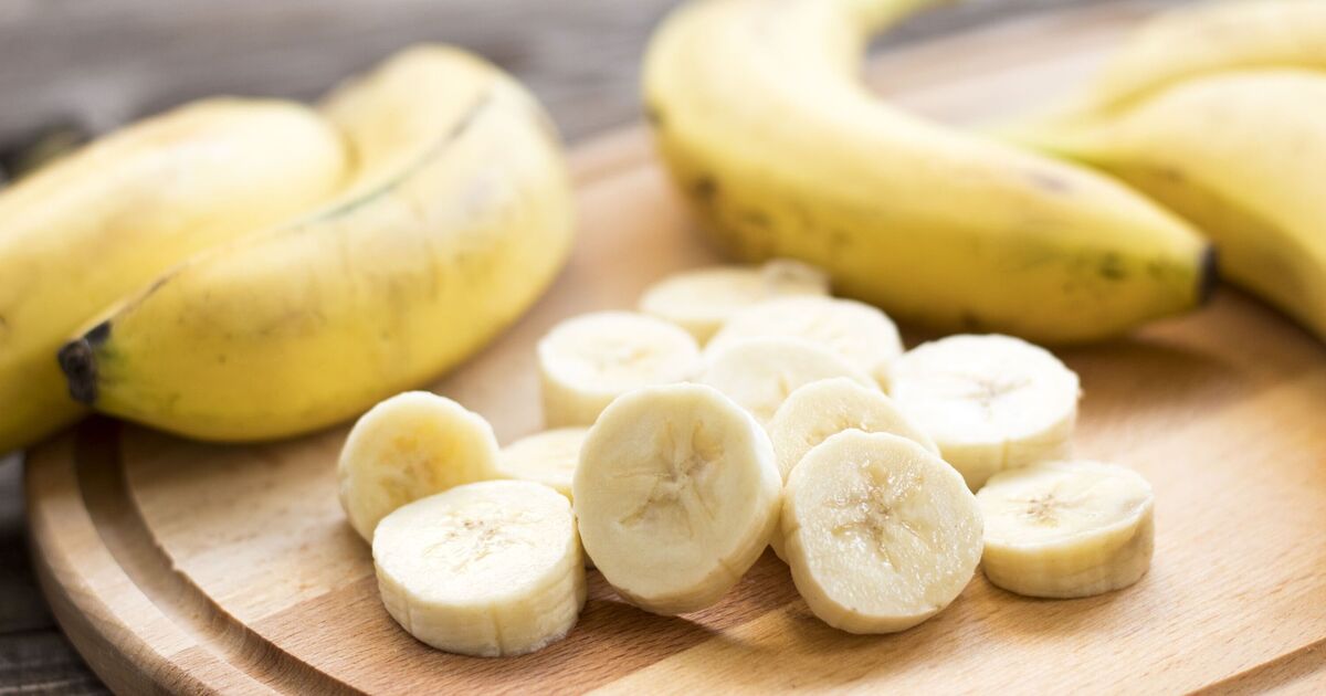 Les bananes peuvent durer des jours plus longtemps avant de brunir si elles sont conservées à l'aide d'une simple astuce de 5 pence