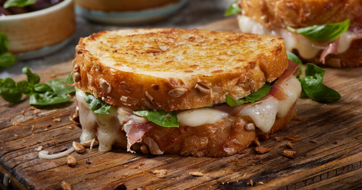 Oubliez le jambon dans les toasts au fromage pour un ingrédient au goût bien plus délicieux