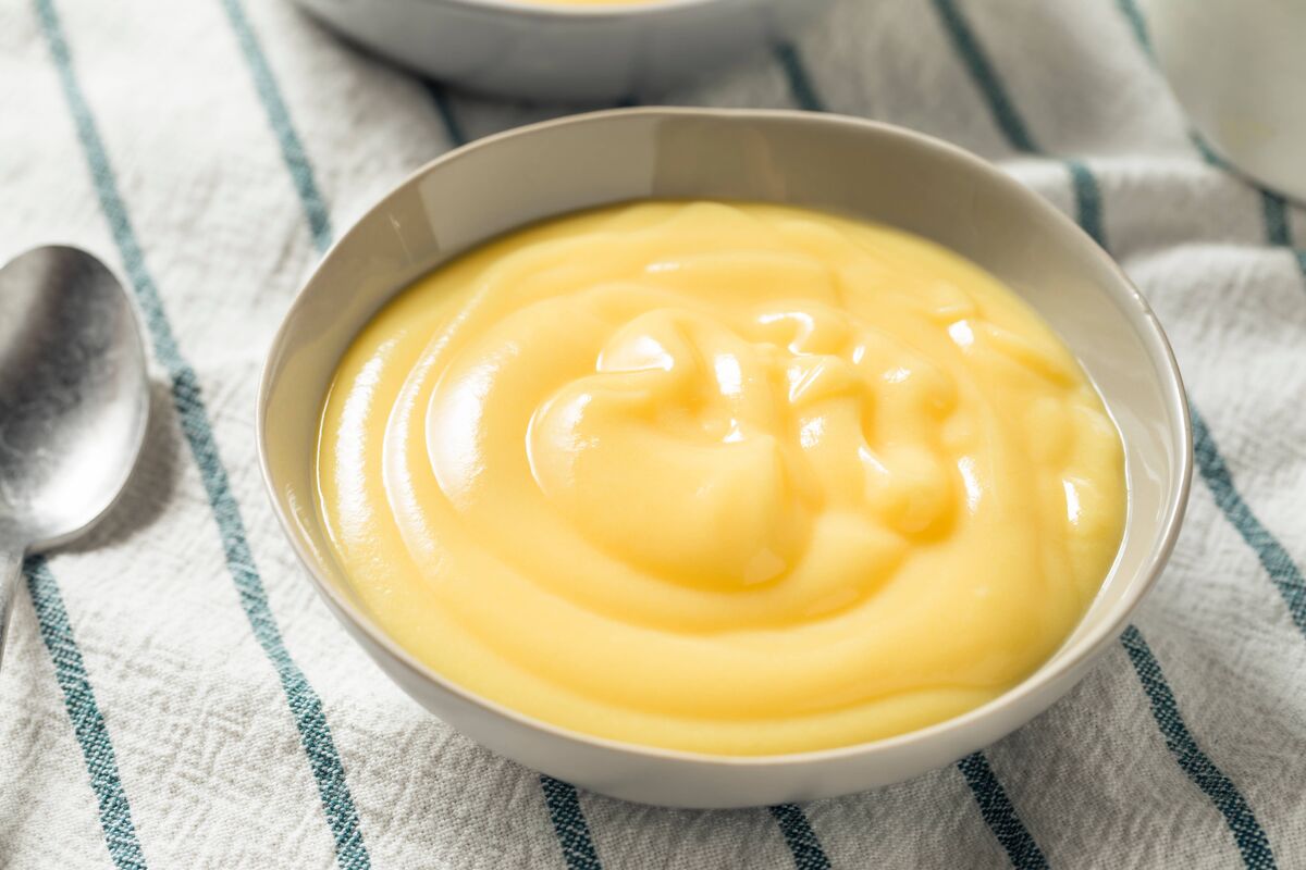 Pudding à la vanille maison dans un bol