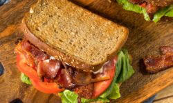 Les sandwichs BLT auront encore meilleur goût en ajoutant des ingrédients communs que les experts adorent
