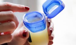 Pas sur les lèvres ni sur la peau – 3 endroits où mettre de la vaseline que vous ne connaissez peut-être pas
