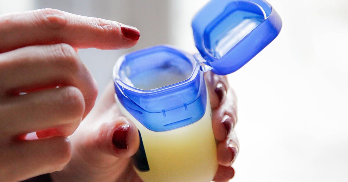 Pas sur les lèvres ni sur la peau – 3 endroits où mettre de la vaseline que vous ne connaissez peut-être pas