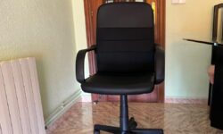 J&rsquo;avais l&rsquo;habitude de télétravailler inconfortablement ; Désormais, avec cette chaise ergonomique, les heures deviennent pour moi plus agréables et plus agréables.
