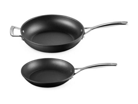 LE CREUSET 51802000010002 Set de poêles plates antiadhésives en aluminium (24 cm et 28 cm, tous feux dont induction), gris/argenté