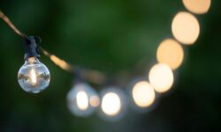 Lampes solaires pour le jardin et la terrasse : comment éclairer l&rsquo;extérieur sans toucher au compteur électrique