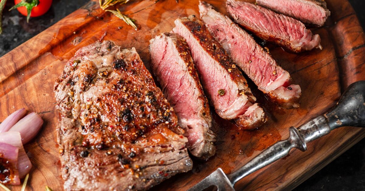 Le steak a meilleur goût si vous râpez 1 ingrédient simple dessus après la cuisson