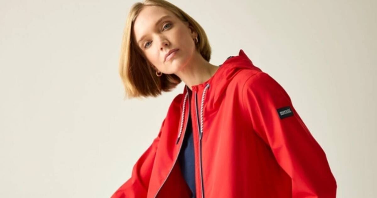Le « manteau Regatta léger parfait » est à 40 £ de réduction, minceur et idée pour les « douches d'été »