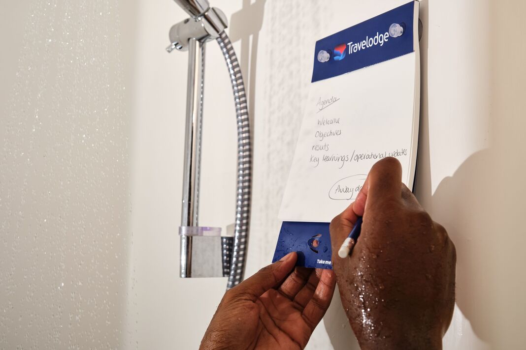 Un bloc-notes sous la douche Un bloc-notes sous la douche