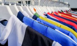 Les fans de football pourraient s&rsquo;asseoir sur des maillots vintage d&rsquo;une valeur de 637 € – vérifiez les armoires