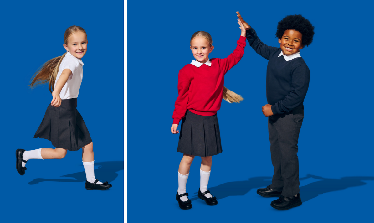 Des enfants portant de nouveaux articles d'uniforme scolaire Lidl Des enfants portant de nouveaux articles d'uniforme scolaire Lidl