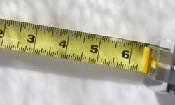 Les gens commencent tout juste à comprendre à quoi servent les diamants noirs sur les rubans à mesurer.