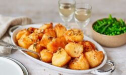 Les pommes de terre rôties seront « infiniment plus croustillantes et plus délicieuses » en 2 étapes simples