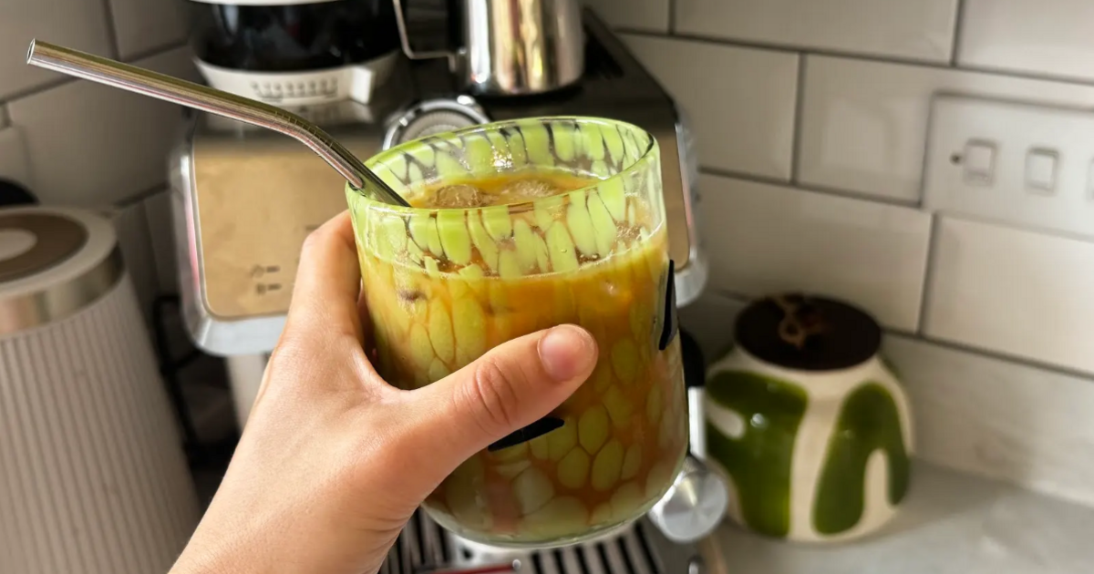 Machine à café qui prépare des affogatos irréels et des lattés glacés à 181 £