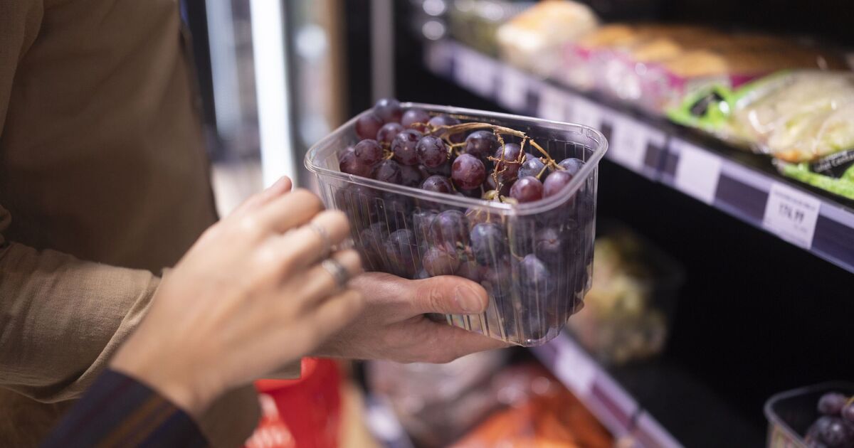Les raisins seront toujours croustillants et juteux si vous cherchez 1 panneau au supermarché
