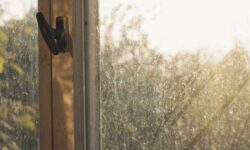Les fenêtres seront « d&rsquo;une propreté éclatante » et sans traces lorsqu&rsquo;elles seront lavées avec un spray à 3 ingrédients