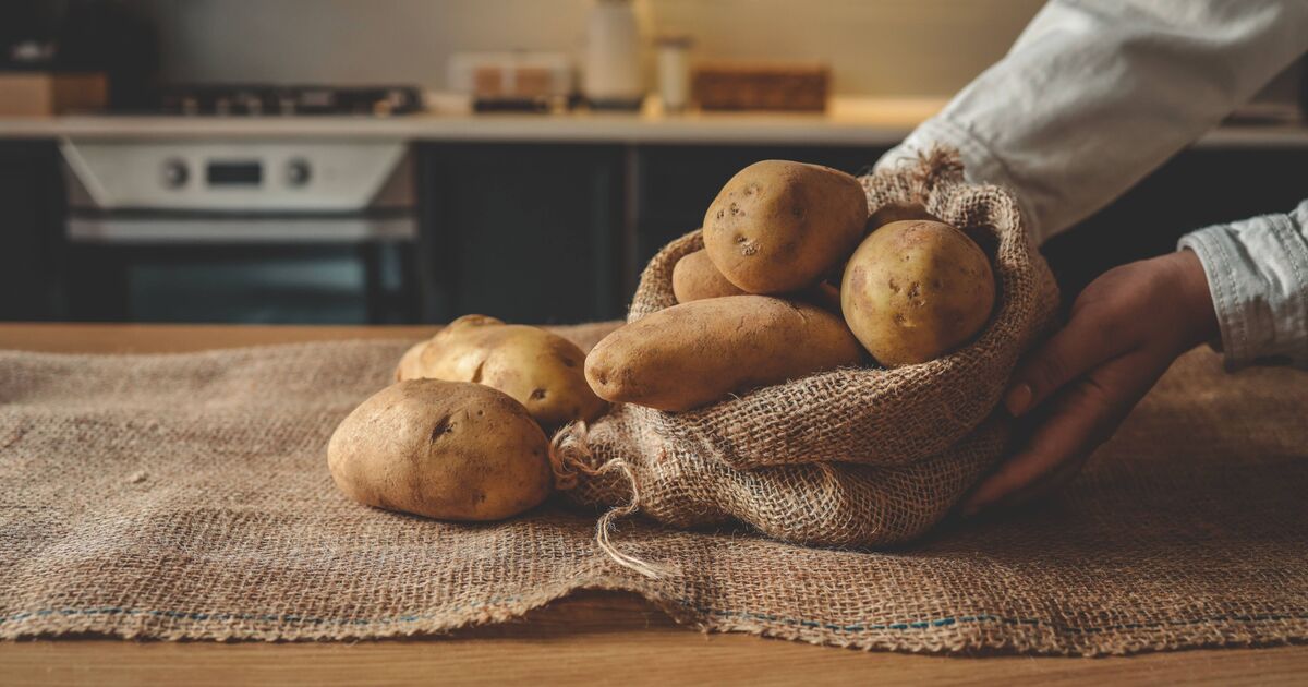 Conservez les pommes de terre fraîches pendant des mois de plus en les conservant au même endroit dans la cuisine